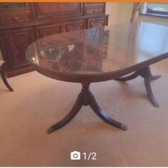 Large Oval Mahogany Dining Table  with six Matching Chairs in excellent condition with matching glass top