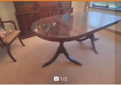 Large Oval Mahogany Dining Table  with six Matching Chairs in excellent condition with matching glass top