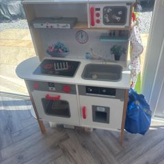 play kitchen