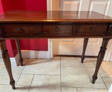 Antigue Mahogany Console Table.