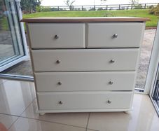 chest of drawers