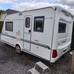 2002 Compass Omega 2 Berth & all accessories