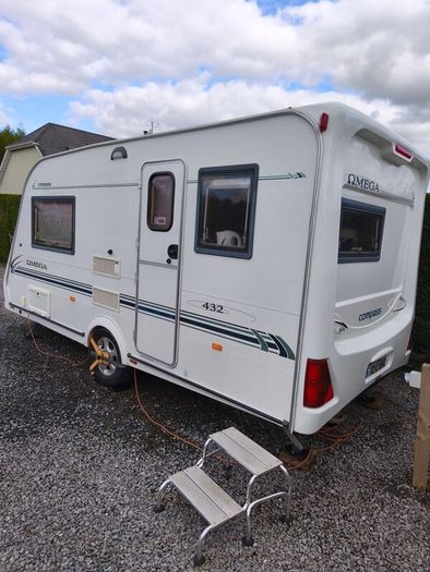 2002 Compass Omega 2 Berth & all accessories