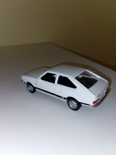 Volkswagen Passat 1:43 model car