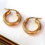 Vintage 9ct Gold Twist/Rope Earrings Image 7