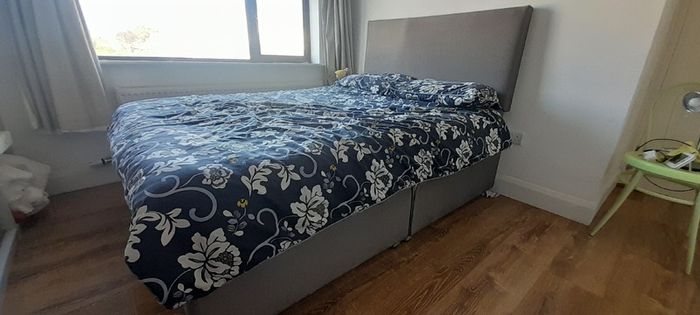 Double bedframe and headboard