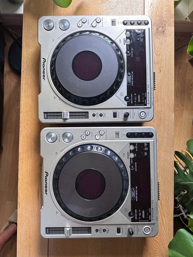 Pro DJ Pioneer CDJ - 800MK2  x 2
