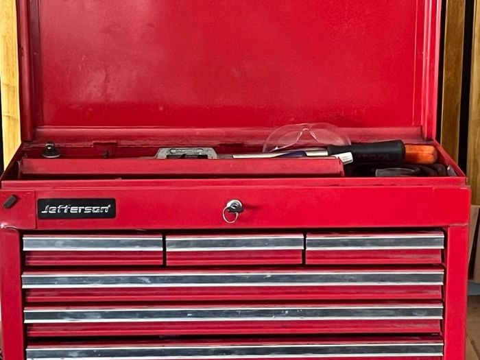 tool chest with tools