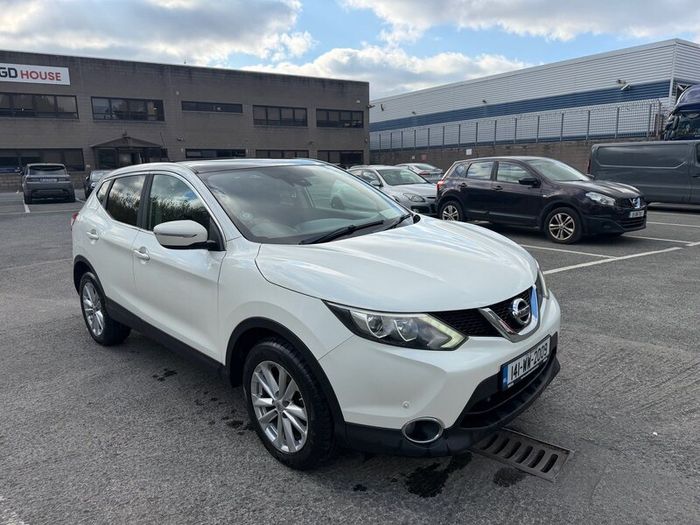 Nissan qashqai 2014 High spec manwal new nct
