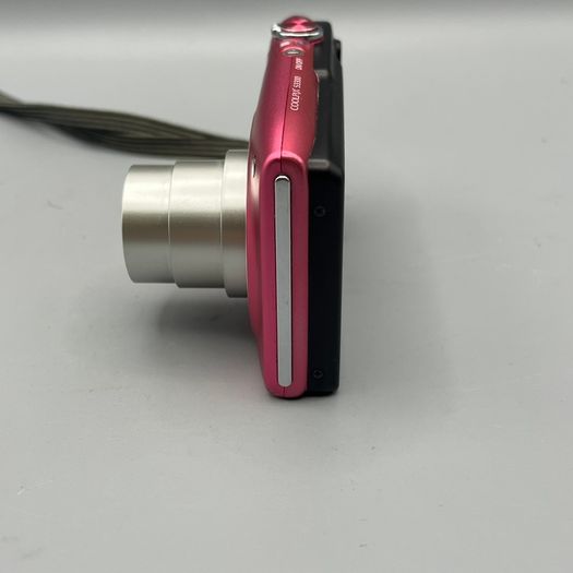 Nikon Coolpix S3300 16MP Digital Camera Pink - Full Kit