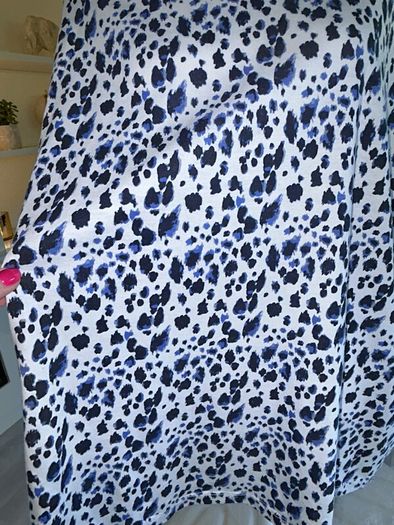 Ladies Blue & White Short Sleeved Top from Dunnes Stores. Size UK 24-26 / EU 52-54