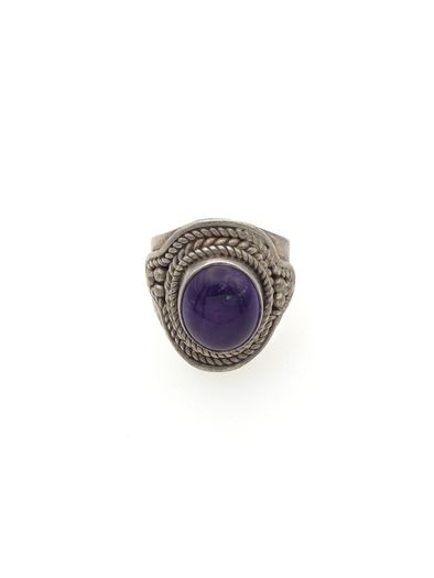 Vintage 925 Sterling Silver & Amerhyst Ring