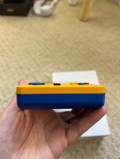 Retroid Pocket Classic -Pokemon Yellow Edition