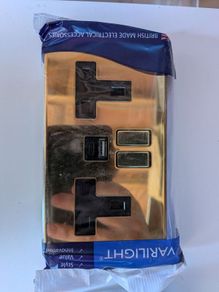 Varilight polished Brass Double Sockets, USB & Standard