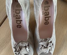 Le Babe Shoes - Peep Toe - Suede Size 5