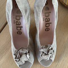 Le Babe Shoes - Peep Toe - Suede Size 5