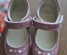clarks girls shoe 7 1/2, 25w, 8w