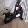 Graco car seat and isofix base Image 2