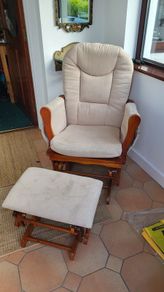 Breastfeeding Chair & Footrest