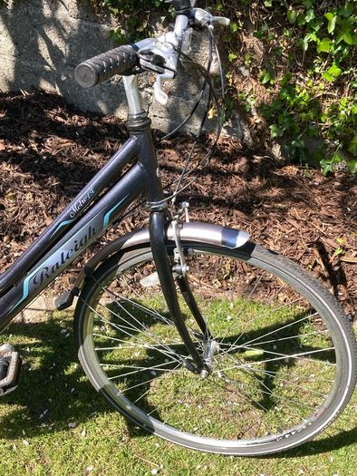Ladies Raleigh Hybrid Bike