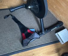 Wahoo Kickr Core - with training Matt