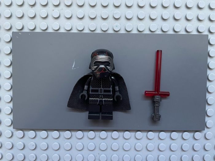 lego star wars sw1061 Supreme Leader Kylo Ren minifigure (Cape)