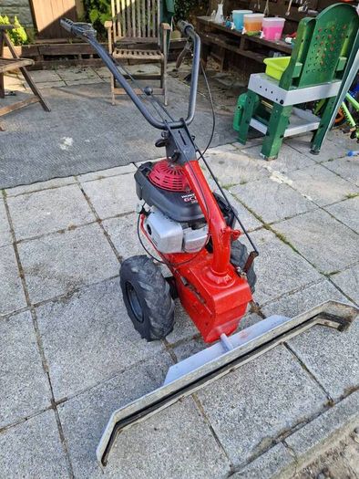 Honda yard/cattle shed scraper