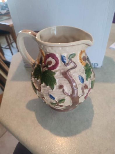 Beautiful H J Wood Relief Molded Vase, Vintage 1950s in Excellent Condition, Hand Painted, Indian Tree design, made in England