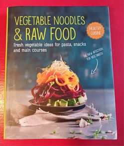 Vegetable Noodles & Raw Food