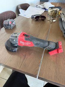 Milwaukee Angle Grinder 115mm