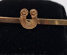 9 ct yellow gold brooch