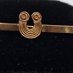 9 ct yellow gold brooch