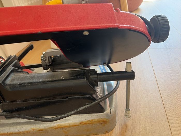 Femi 784 XL Portable Metal BandSaw