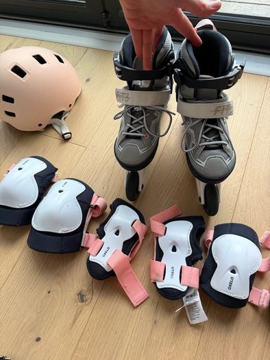 Rollerblades, age 7-10, excellent condition