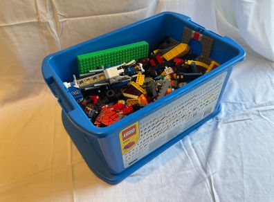 Box with 3Kg of Lego pieces