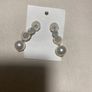 Pearl earrings Image 2