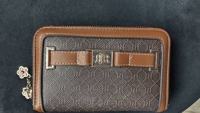 River island wallet