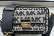Michael Kors Camera Handbag - Bradshaw Medium with tags