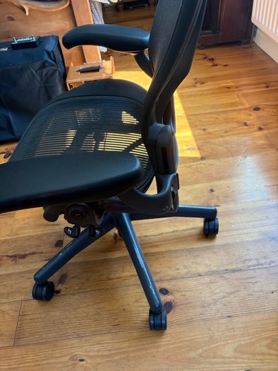 Herman Miller Aeron Size B