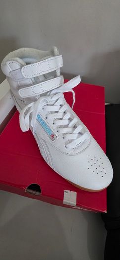 Shoe