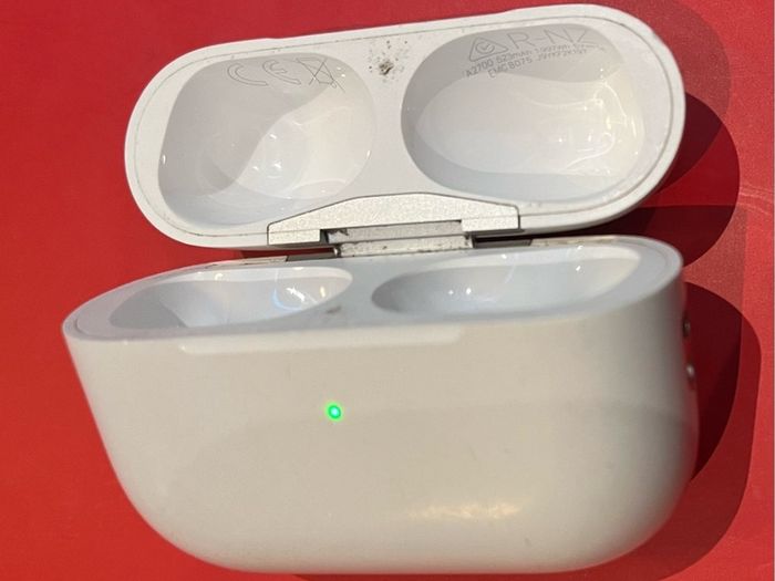 Apple Airpods Pro MagSafe Charging Case