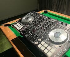 Dj