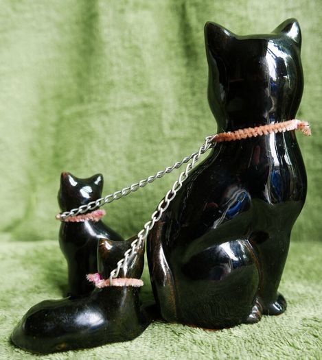 Vintage 1960s Irish Kilkenny Black Mother and Kittens made in Japan