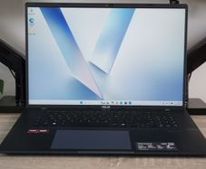 Asus Vivobook 18.4" 144Hz | Ryzen 7 260 | 16GB  | 1tb Ssd