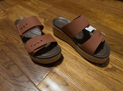 New Crocs Brooklyn Cork Buckle size: UK 5, color: Rust