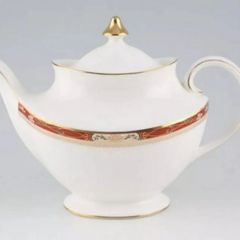 Pristine Vintage Royal Doulton "Sandon" Tea Pot