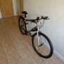 Carrera Parva Mens Hybrid Bike & Accessories Image 4