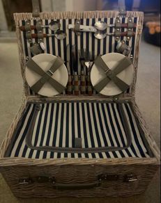 Arnotts Picnic Basket