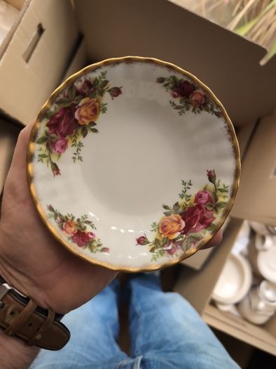 Royal Albert Old Country Roses tea set