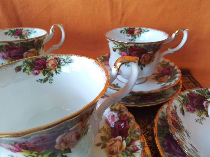 Four Good Royal Albert "Old Country Roses" Trio's